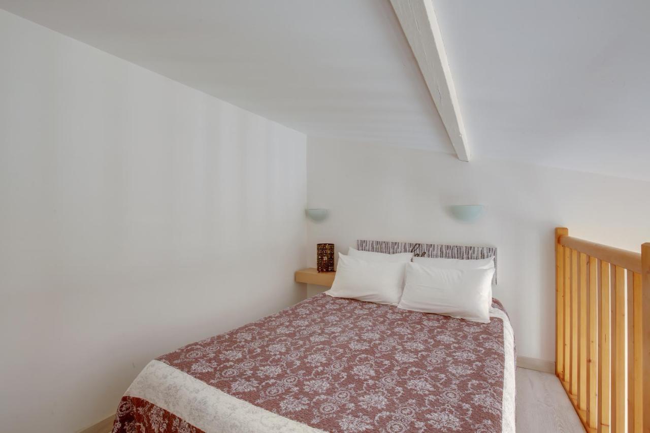 Logis Andraud Studios Saint-Emilion Bagian luar foto