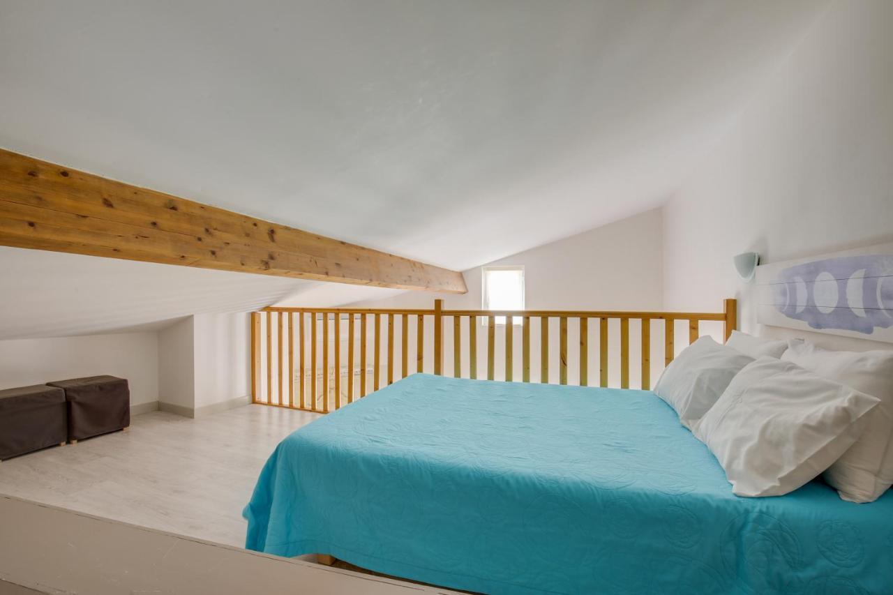 Logis Andraud Studios Saint-Emilion Bagian luar foto