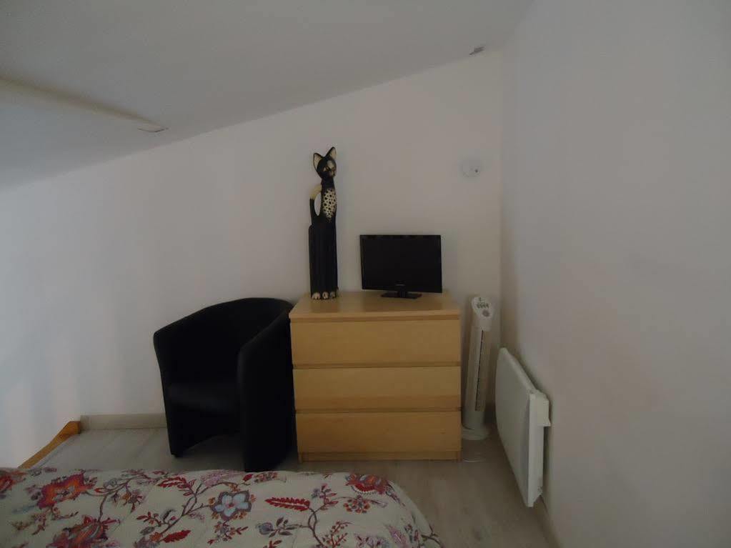 Logis Andraud Studios Saint-Emilion Bagian luar foto